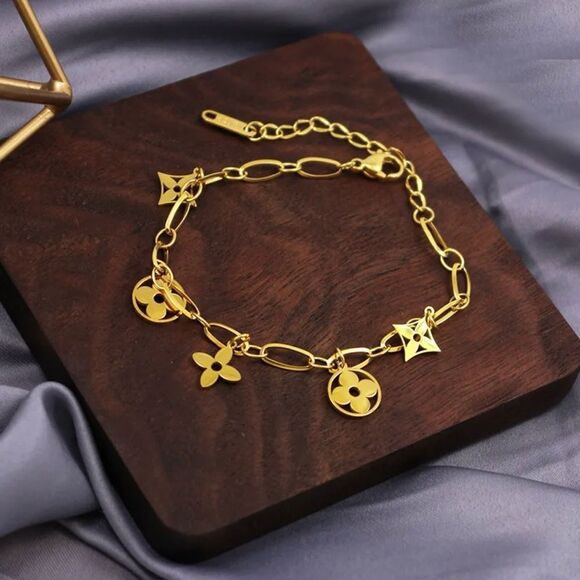 Four Leaf Clover Gold Plated Chain Charms Bracelet - Picture 1 of 7